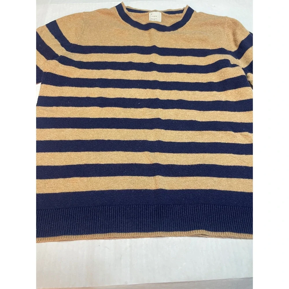 A New Day Womens Striped Crew Neck Long Sleeve Sweater Tan Navy Blue Size Medium